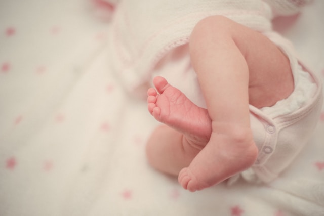 bebes cabeza pequeña