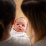 bebe cabeza pequeña